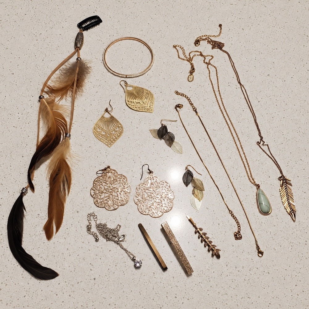 Jewelry Lot Women Gold Tone Excellent Boho Feather Filigree Set
